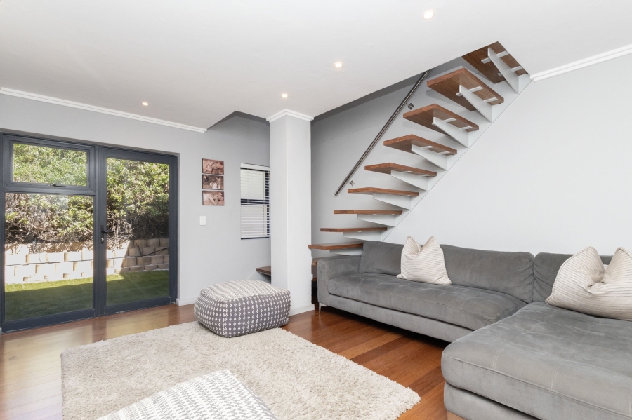 To Let 4 Bedroom Property for Rent in Big Bay Western Cape